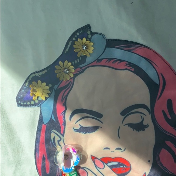 T shirt - Picture 3 of 3